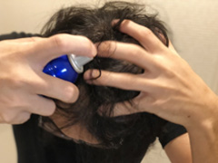 髪に不安がある程、育毛剤を大量に噴射